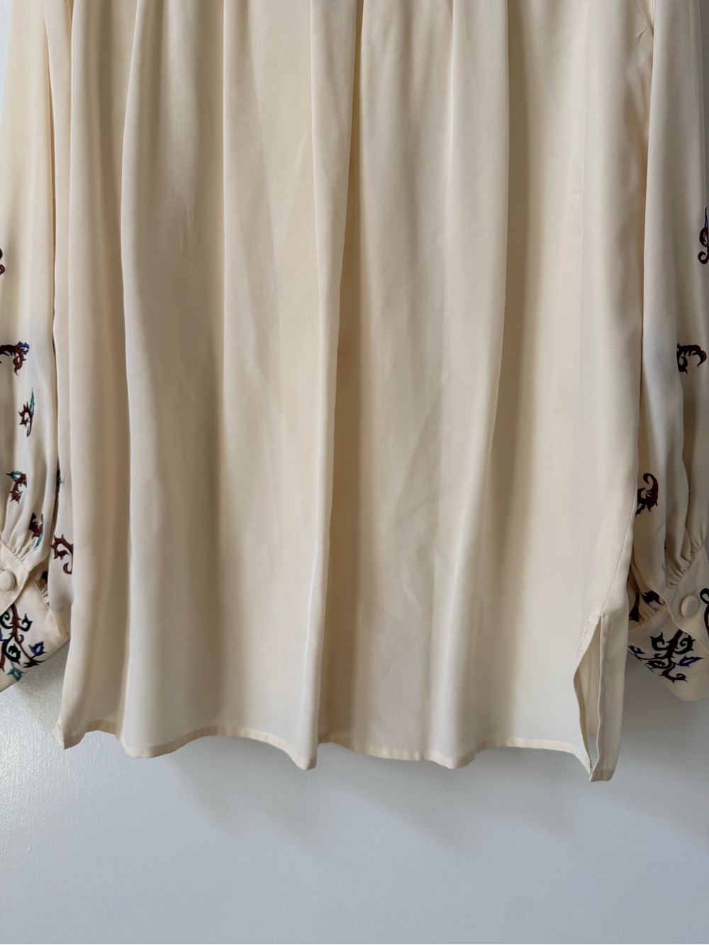 100% Silk Diane von Furstenberg Vine Embroidered Button Down Blouse in Cream - Picture 9 of 13